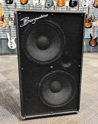 Bergantino - NV212T - New Vintage Series 2x12 Bass Guitar Speaker Cabinet 400w 8ohm